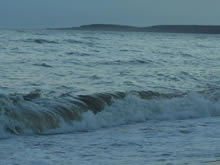 olas en la playa el chileno