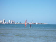 windsurf en la playa mansa