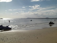 motos de agua en la playa solanas